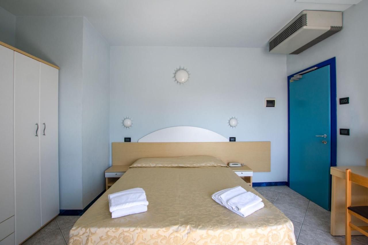 Hotel Bristol Misano Adriatico Extérieur photo