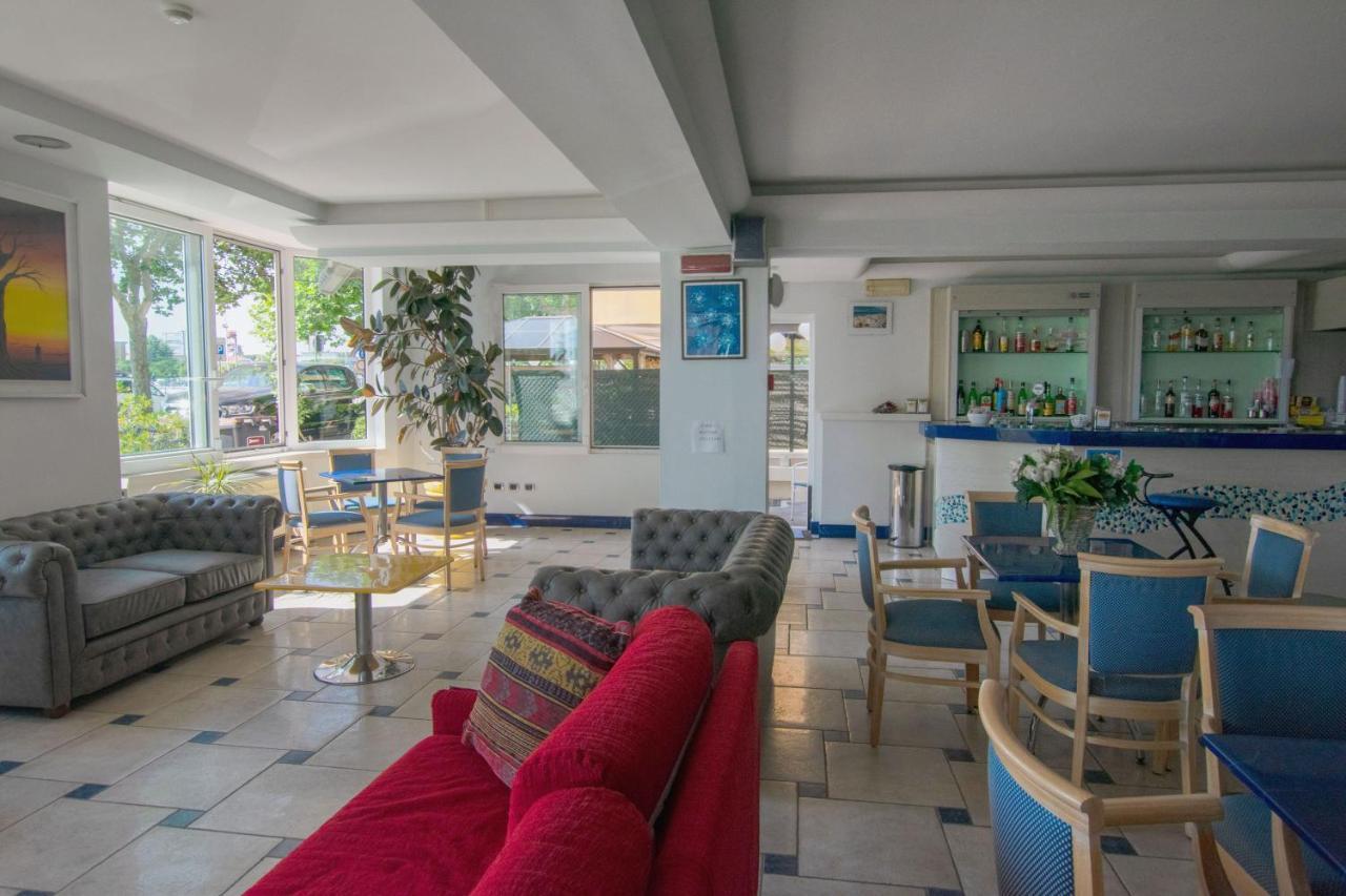 Hotel Bristol Misano Adriatico Extérieur photo