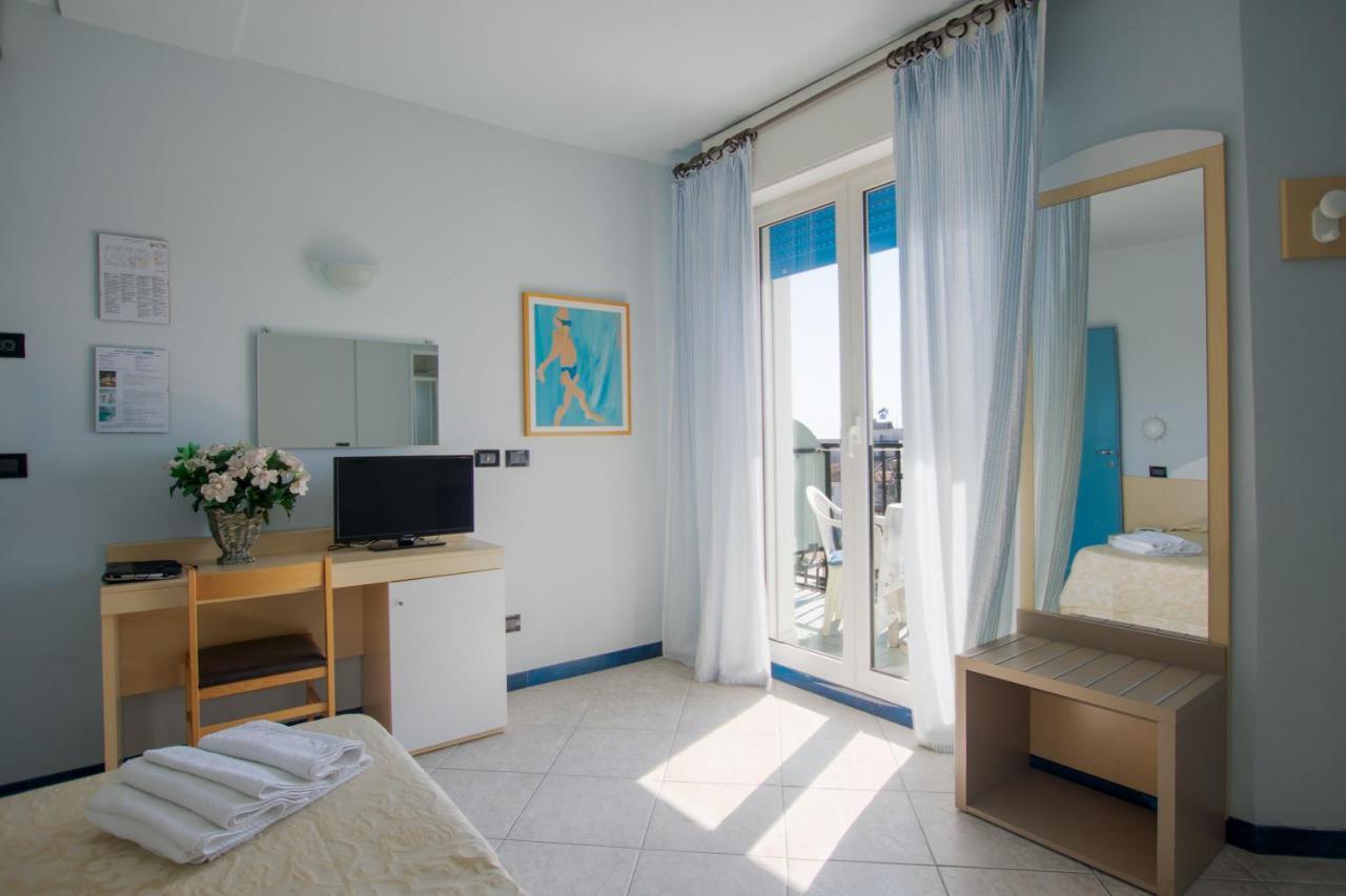 Hotel Bristol Misano Adriatico Extérieur photo